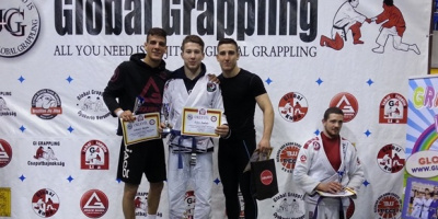 NID-6833_grappling4.jpg