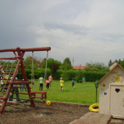 NID-825_csaladinap00006.jpg
