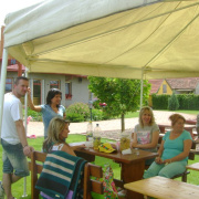 NID-825_csaladinap00010.jpg