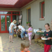 NID-825_csaladinap00021.jpg