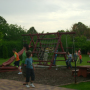 NID-825_csaladinap00031.jpg