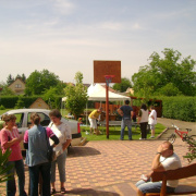 NID-825_csaladinap00034.jpg