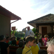 NID-825_csaladinap00059.jpg
