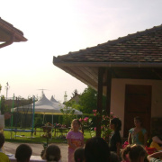 NID-825_csaladinap00063.jpg