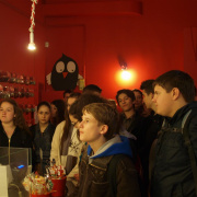 NID-5388_20140425_2017B_Budapest-maskepp_08.jpg