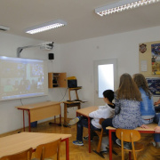 NID-5482_videoconf010.jpg
