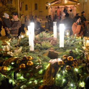 NID-6722_advent245.JPG