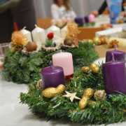 NID-6906_adventi_koszorukotes_2015025.jpg