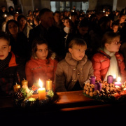 NID-7352_advent37.JPG