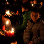 NID-7352_advent51.JPG