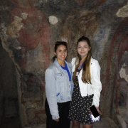 Arpino ókeresztény templomában, jobbról Réka